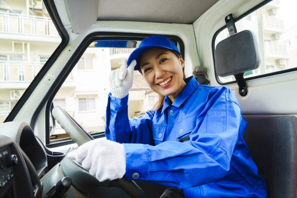 女性運転手の画像